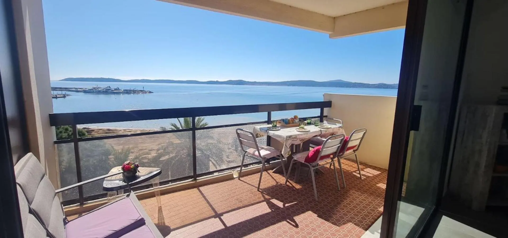 1 Bedroom Apartment - Sea View location